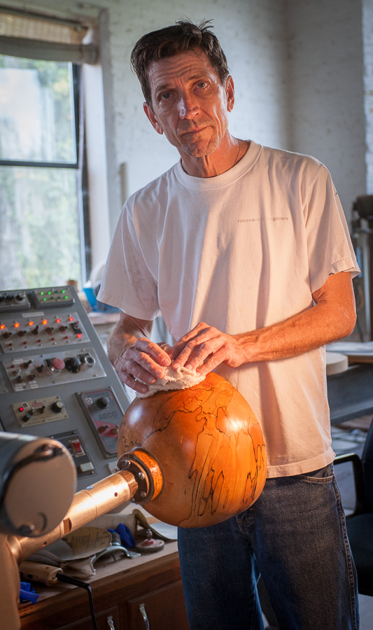 Rubbing Rabbit Skin Glue on the vessel for her ashes